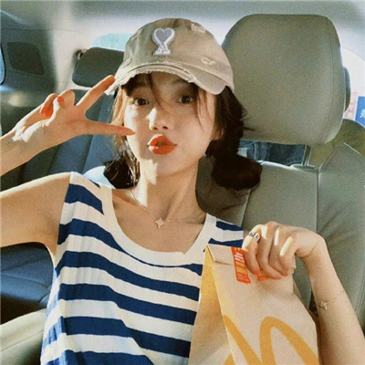 文山伴游女生铎忆柏的资料